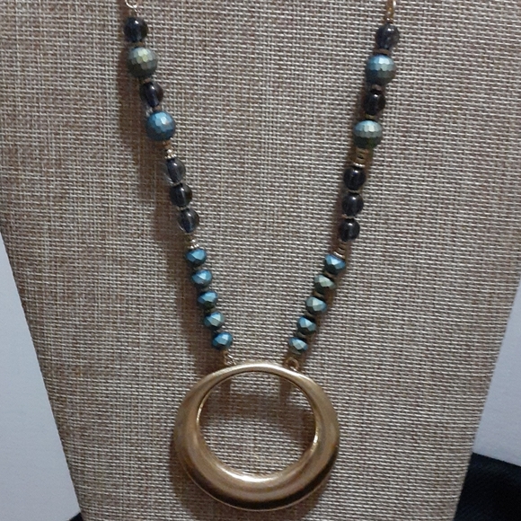 CHRISTOPHER  &  BANKS - Picture 4 of 5